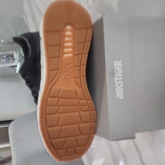 BNWT Womens BLACK size 6.5 ASICS Gel LYTE sneakers - Picture 4 of 4